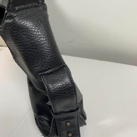 Matt & Nat Women's Black Vegan Leather Shoulder Bag Hobo Bag Satchel Medium - Picture 5 of 12